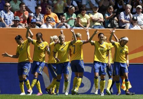 2011-07-10t122312z_01_imp35_rtridsp_3_soccer-women-world_reuters