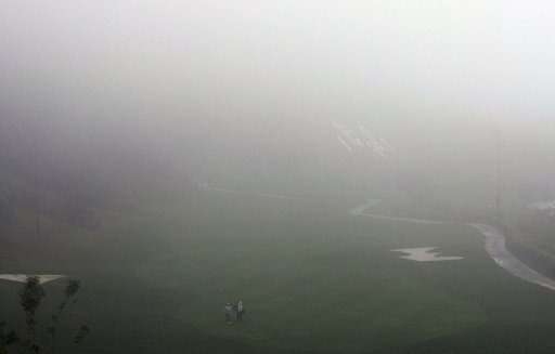 الأمطار الغزيرة تجتاح ملاعب الجولف في كوريا الجنوبية