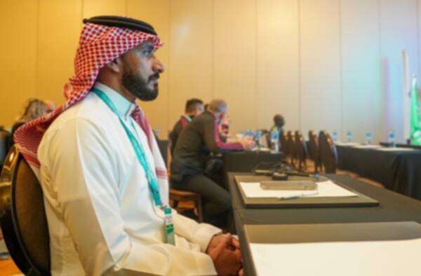وفد المنتخب السعودي خلال الجلسة