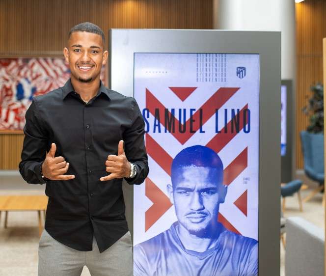 المهاجم البرازيلي صامويل لينو