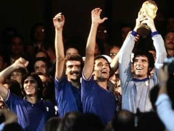منتخب إيطاليا 1982