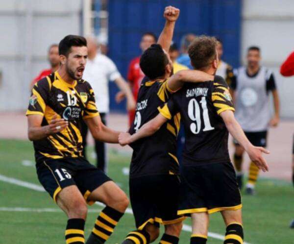 لاعبو الحسين إربد