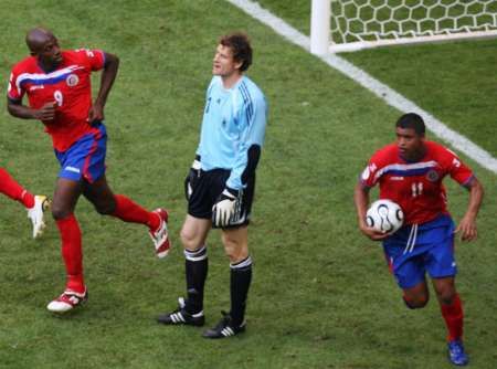 ليمان اهتزت شباكه مرتين في مباراة كوستاريكا