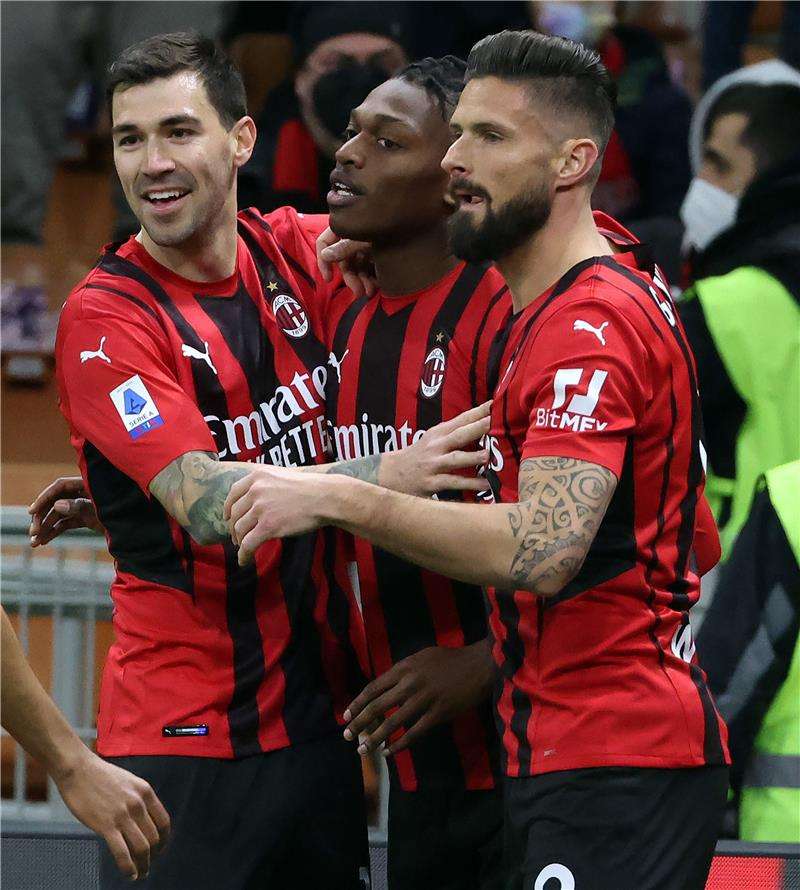 لاعبو ميلان