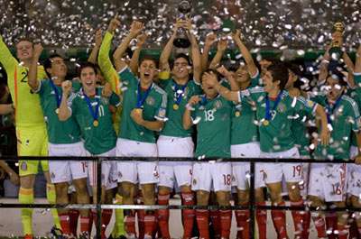 فرحة لاعبي المكسيك بالإنجاز التاريخي