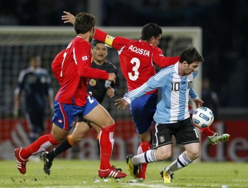 2011-07-12t030347z_01_cor742_rtridsp_3_soccer-copa_reuters