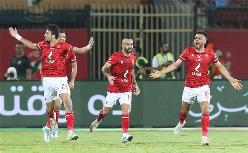 لاعبو الأهلي