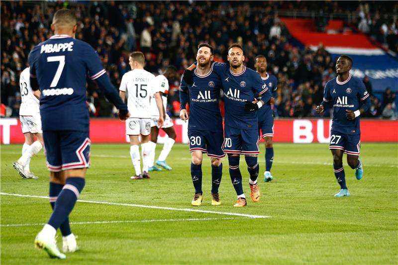 ميسي ونيمار ومبابي