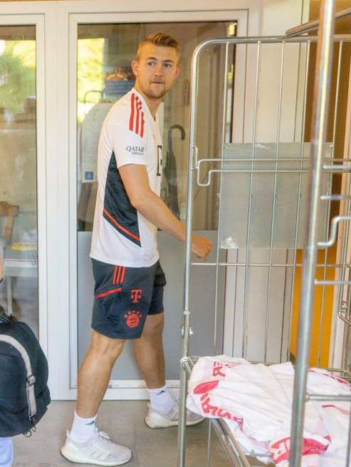 ماتياس دي ليخت