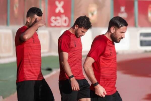 لاعبو الأهلي