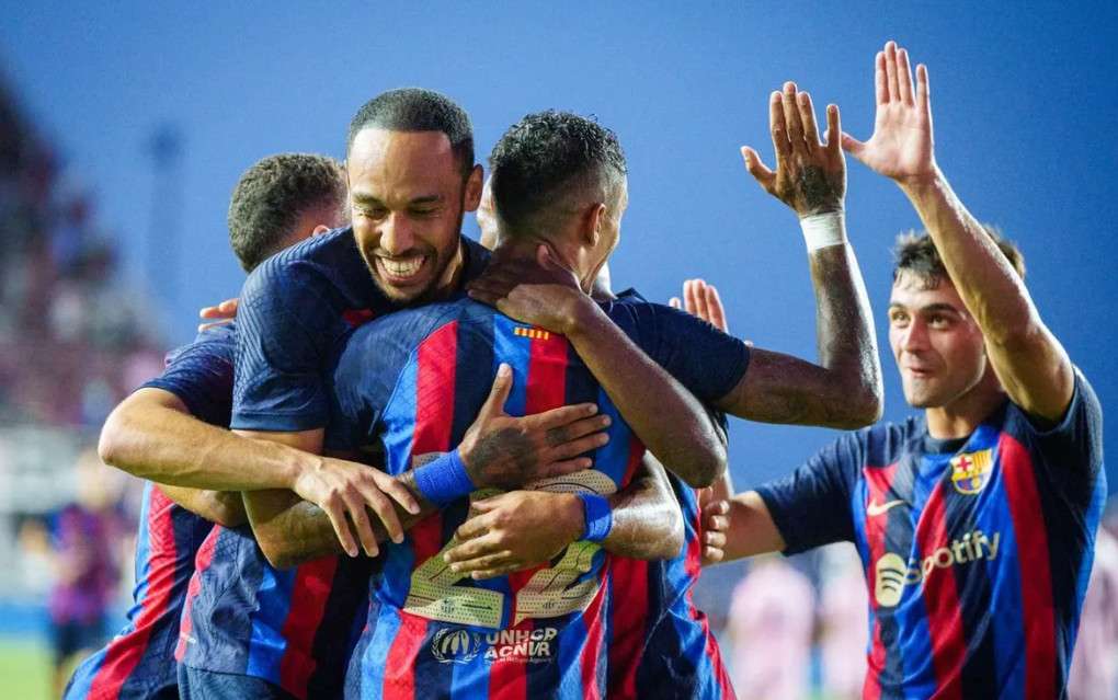 لاعبو برشلونة