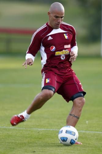 2011-06-292011-06-29t214823z_01_jsi04_rtridsp_3_soccer-latam-copaamerica_reuters