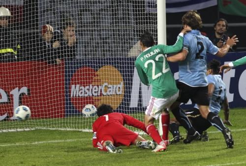 2011-07-13t015532z_01_mdz540_rtridsp_3_soccer-copa_reuters