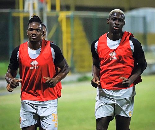 المحترفون في الدوري الكويتي