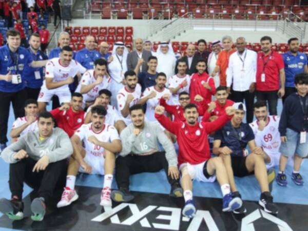 لاعبو منتخب البحرين