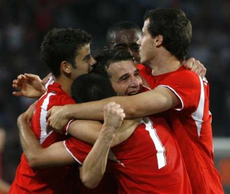 فرحة سويسرية بهدف اليكس فراي