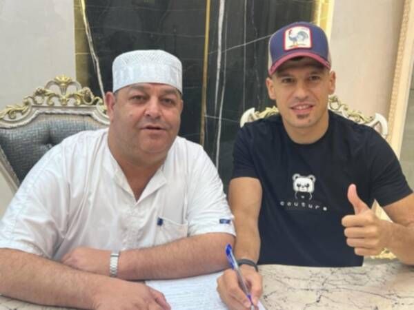 تامر صيام "يمين"