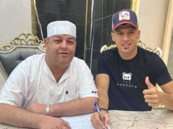 تامر صيام "يمين"