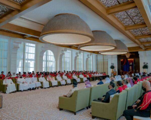 من الاستقبال اليوم