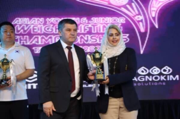 من التتويج