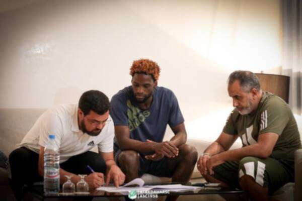 بابل يوقع للأخضر