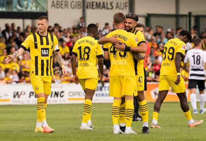 لاعبو بوروسيا دورتموند