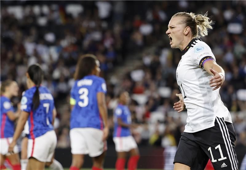 ألكسندرا بوب