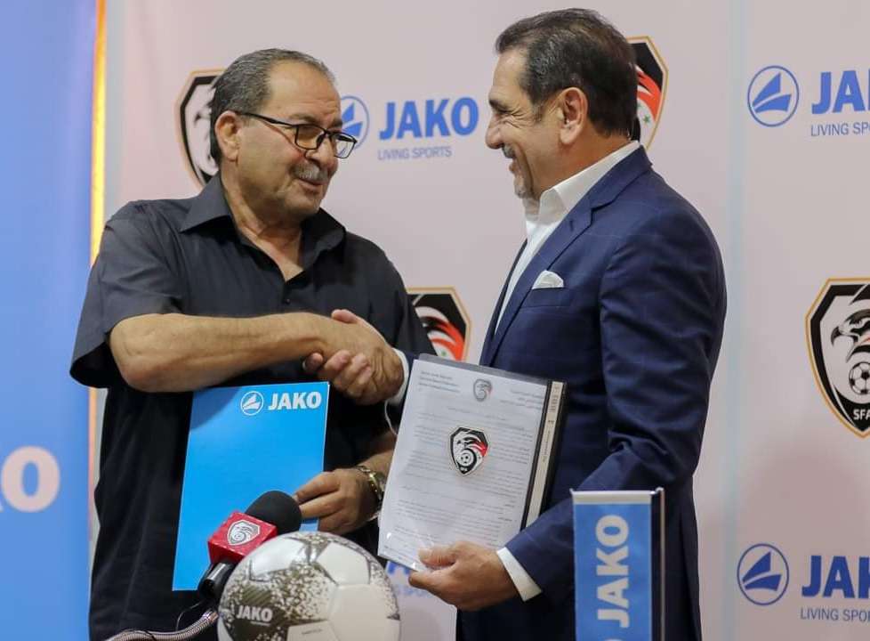 جانب من توقيع الاتفاقية