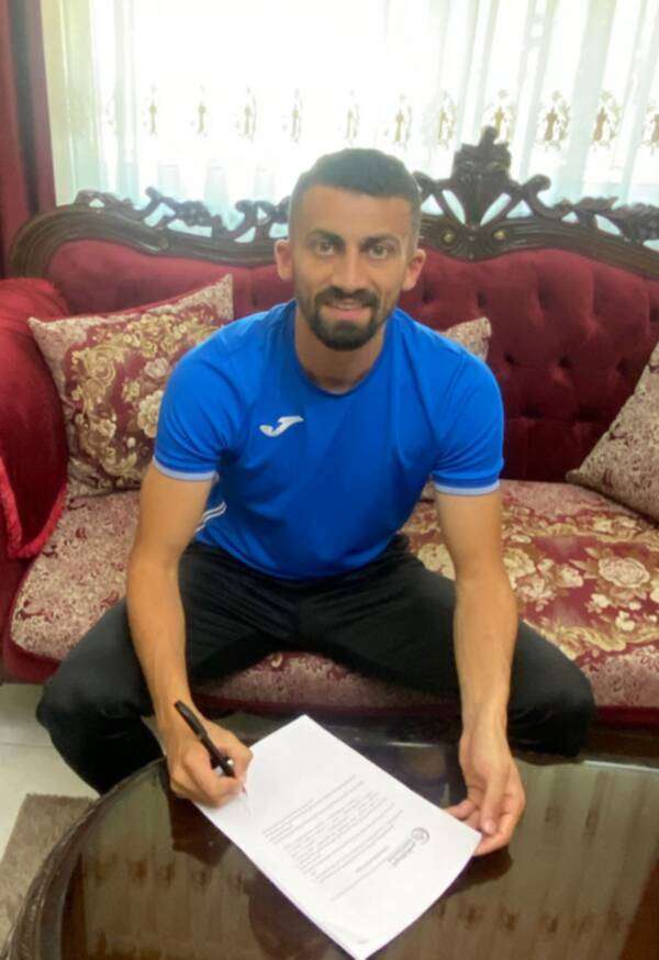 شلباية لحظة توقيع العقد