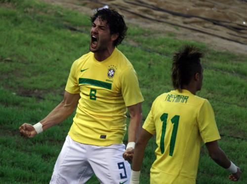 2011-07-14t023406z_01_mbh44_rtridsp_3_soccer-copa_reuters