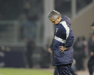  المدرب رينالدو رويدا المدير الفني للمنتخب الإكوادوري 