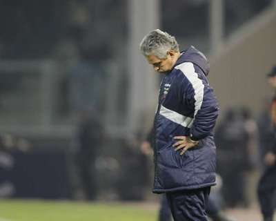  المدرب رينالدو رويدا المدير الفني للمنتخب الإكوادوري 