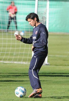 لاعب وسط منتخب تشيلي ماتياس فرناندز