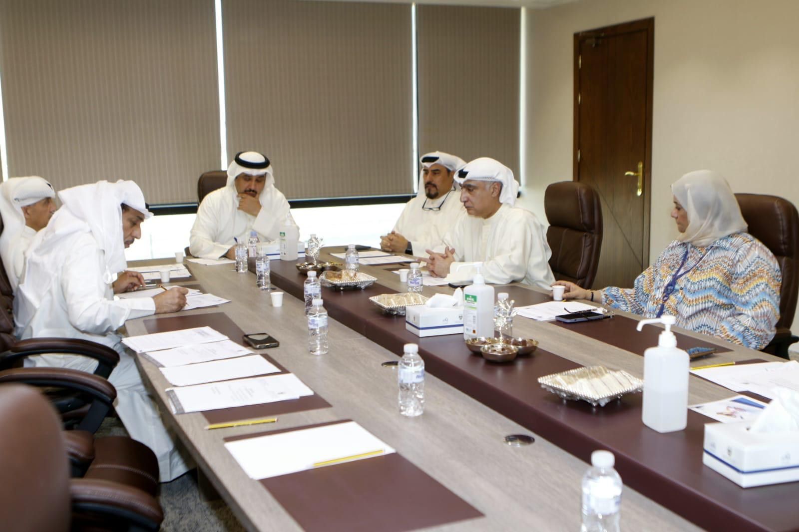 من الاجتماع