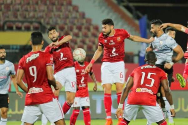 جانب من لقاء الأهلي وفاركو