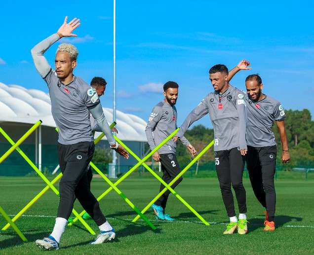 لاعبو الهلال