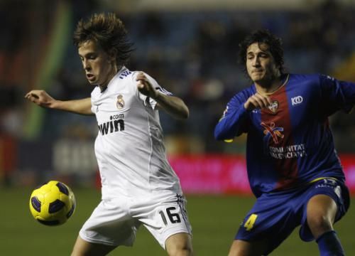 2011-01-062011-01-06t224348z_01_hjk07_rtridsp_3_soccer-spain-cup_reuters