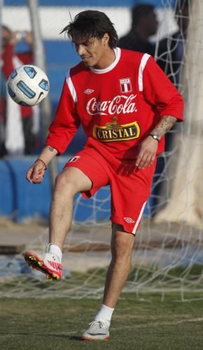 2011-07-11t213542z_01_jmg04_rtridsp_3_soccer-copa_reuters