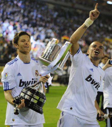 2011-04-212011-04-21t001504z_01_aco43_rtridsp_3_soccer-spain-cup_reuters