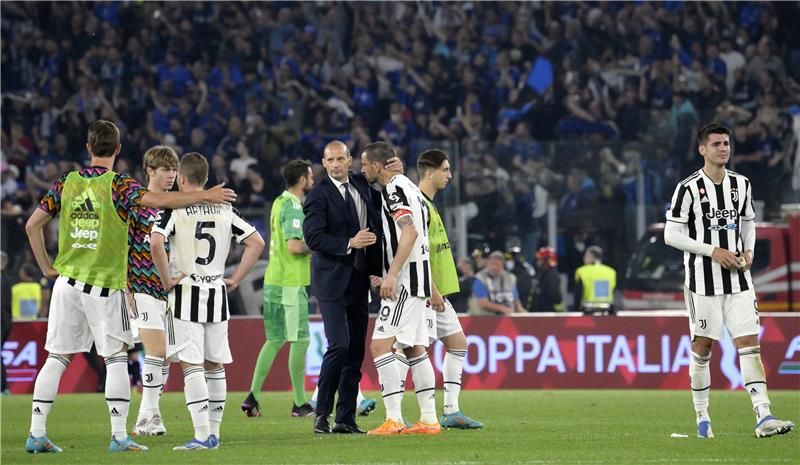 أليجري مع لاعبي يوفنتوس