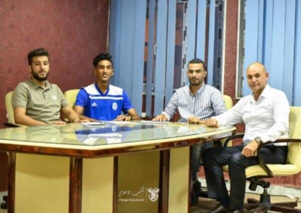 من توقيع العقود