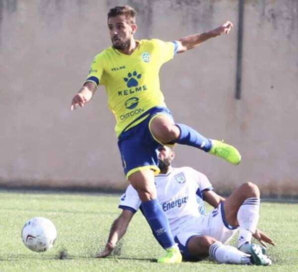 عباس عوض