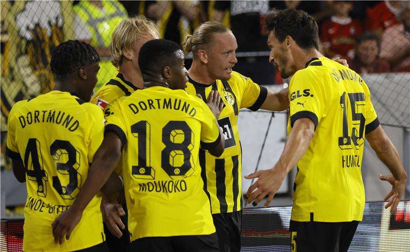 لاعبو دورتموند