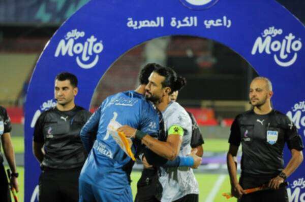 من لقاء الأهلي وفاركو