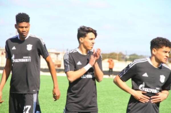 لاعبو التحدي