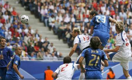 لقطة من لقاء المنتخب الإيطالي الأخير أمام المنتخب التشيكي