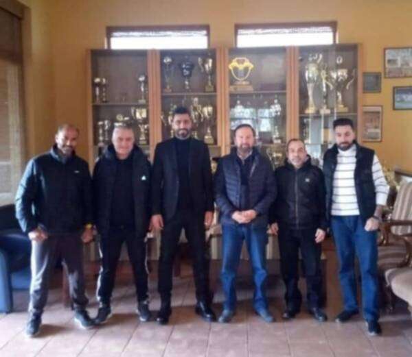 من اجتماع الإدارة والجهاز الفني