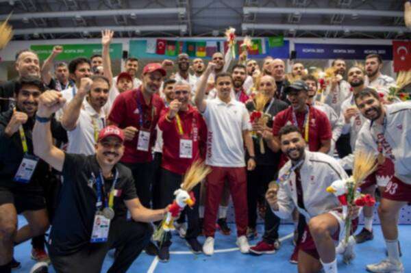منتخب قطر بعد التتويج بالذهبية