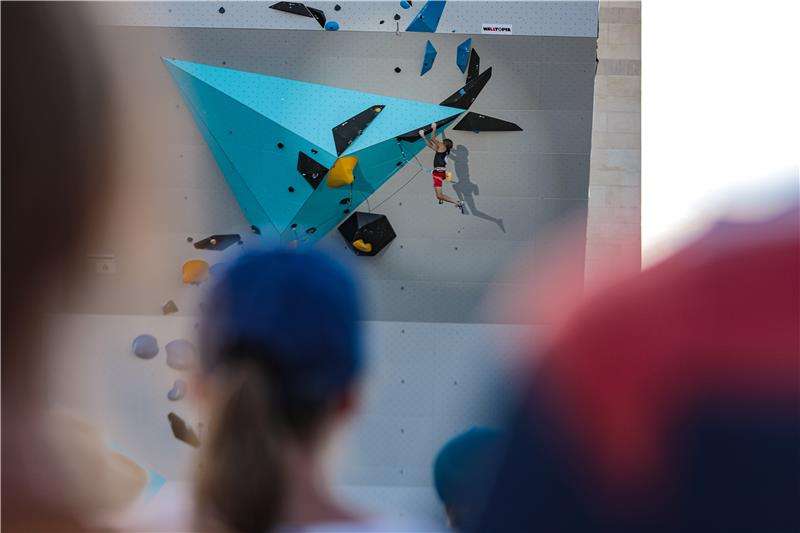 من المنافسات