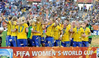 احتفال السويديات بالمركز الثالث